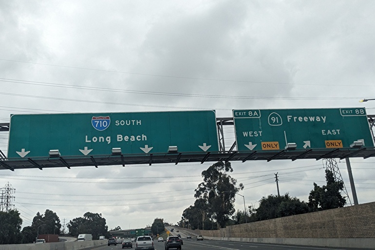 ロサンゼルスからのアクセス