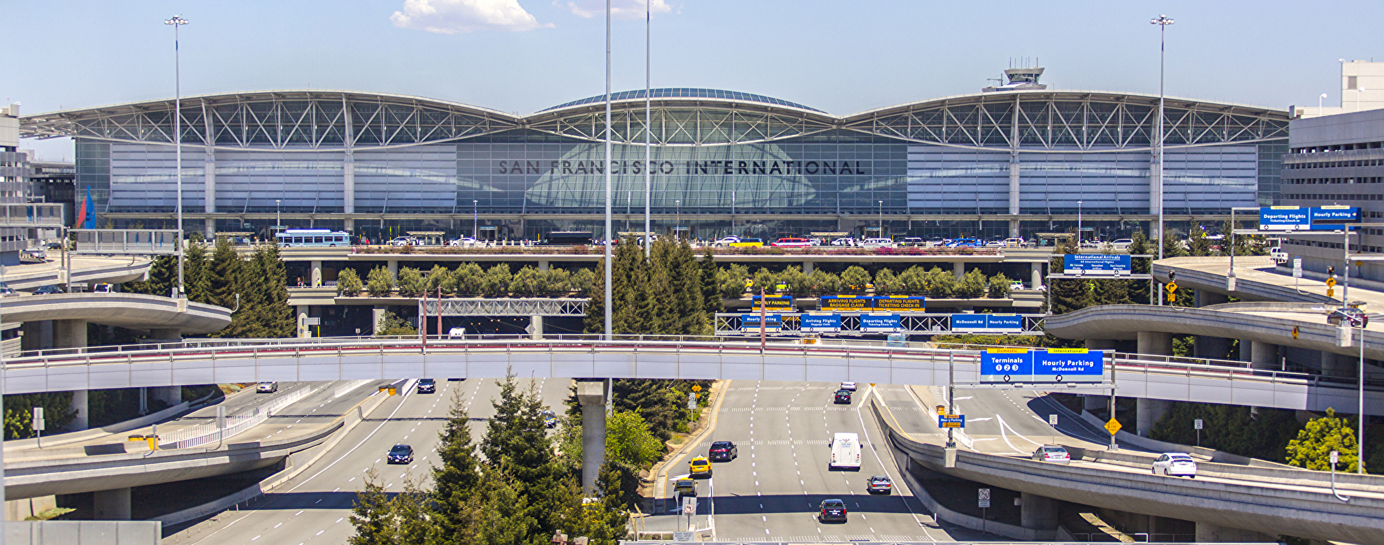 サンフランシスコ国際空港の乗り継ぎ(トランジット)方法を解説 待ち時間の過ごし方も紹介