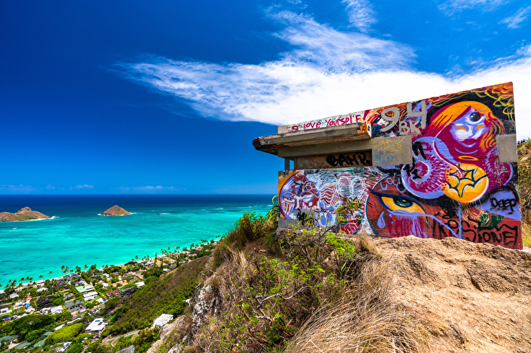 ラニカイ・ピルボックス(カイヴァリッジ・トレイル)からラニカイビーチを見下ろす