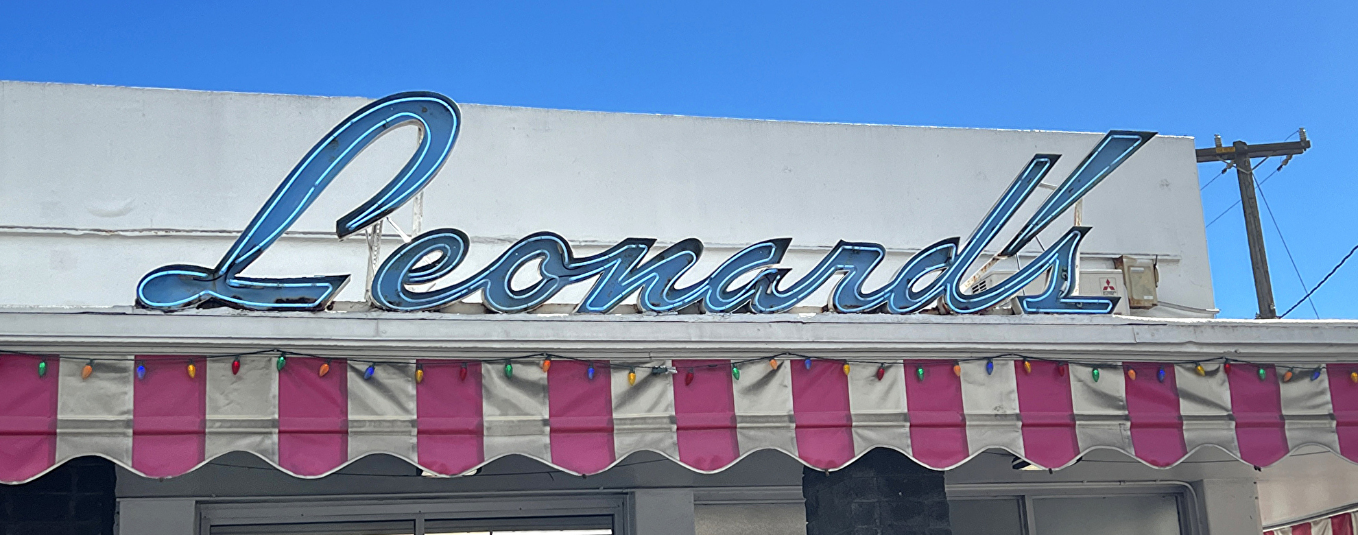 ”レナーズベーカリー(Leonard’s Bakery)” ハワイを代表するマラサダの名店への行き方や商品の買い方を解説