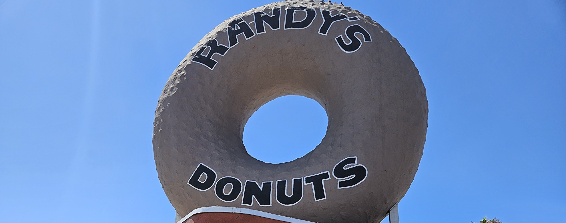 Randy's Donuts(ランディーズドーナツ)について解説 人気メニューも紹介