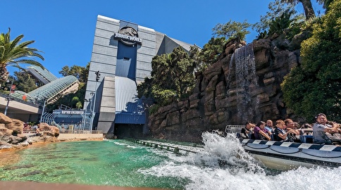 ロサンゼルスの遊園地を紹介
